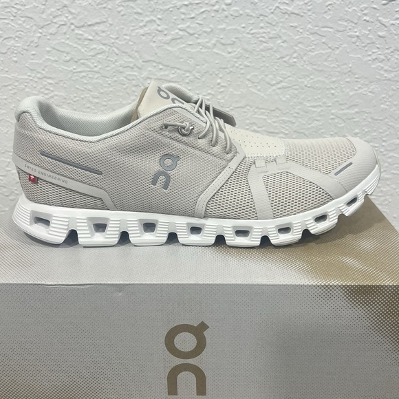 On Running Cloud 5 Pearl/White Breatheable Shoes Women Size 11 Light Brand New - Picture 2 of 8